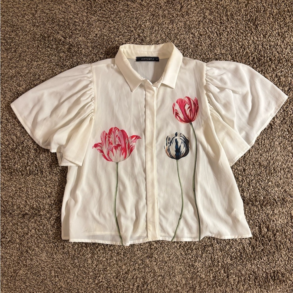 Floral Top with Puffy Sleeves